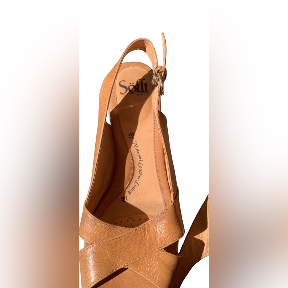 Söfft 💯 Tan Sandal with Ankle Strap Size 8 M leather upper